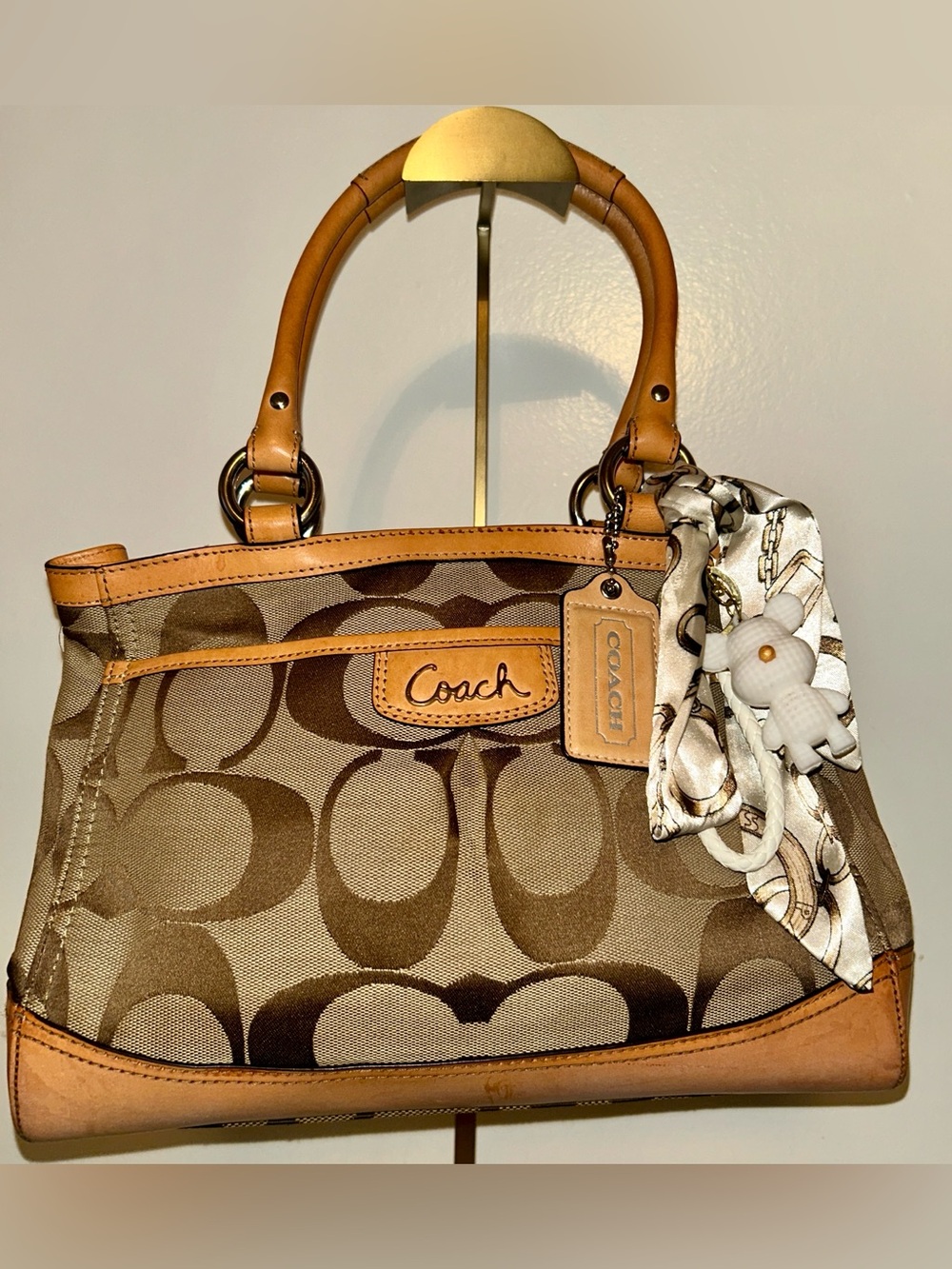 Coach Hampton Signature Monogram Handbag . Y2K Vintage Beauty